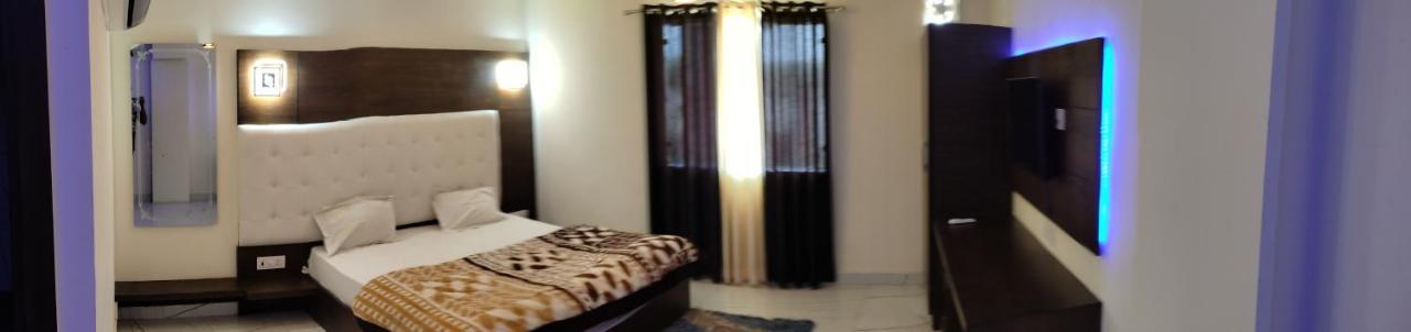 Taj Castle A Boutique Homestay אגרה מראה חיצוני תמונה