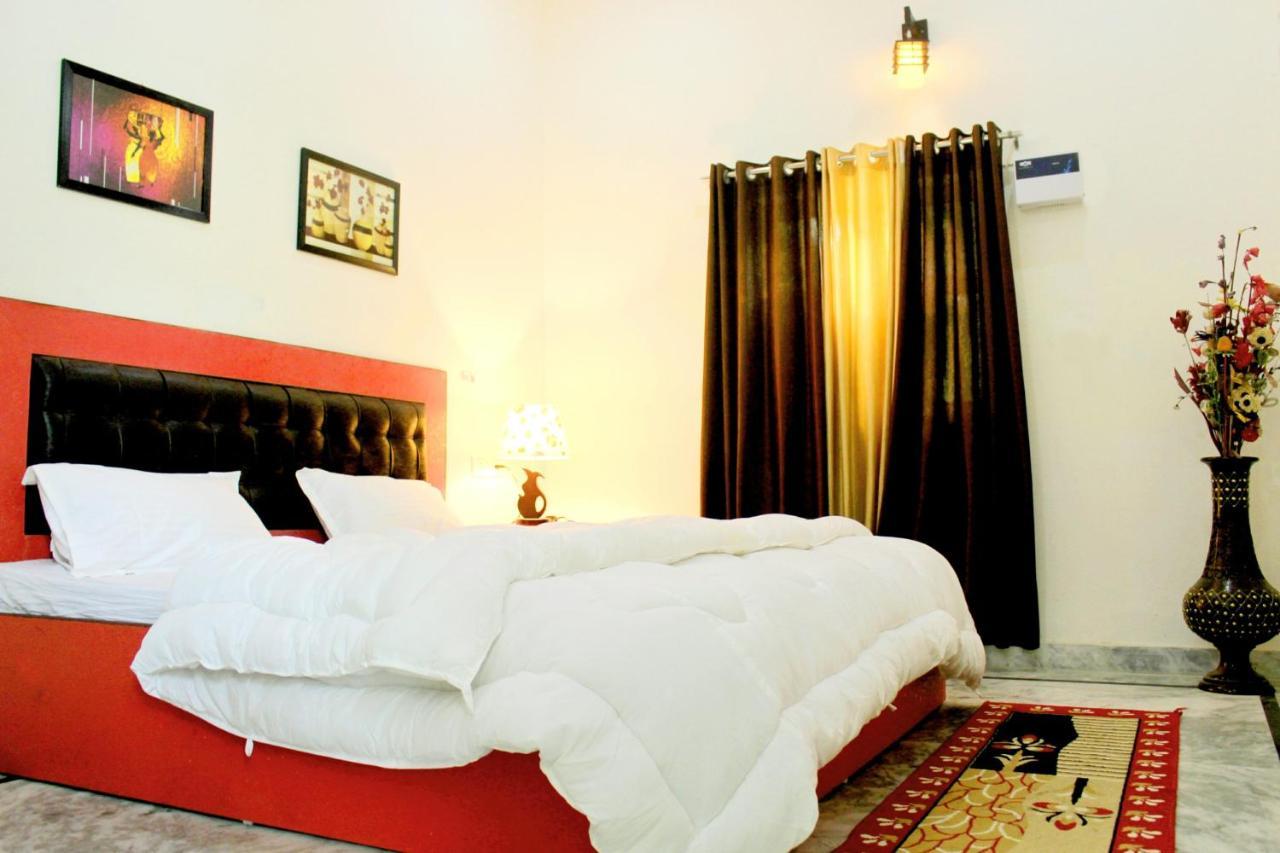Taj Castle A Boutique Homestay אגרה מראה חיצוני תמונה