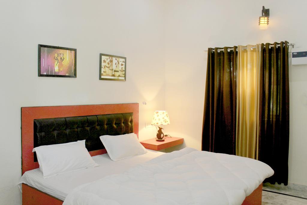 Taj Castle A Boutique Homestay אגרה מראה חיצוני תמונה